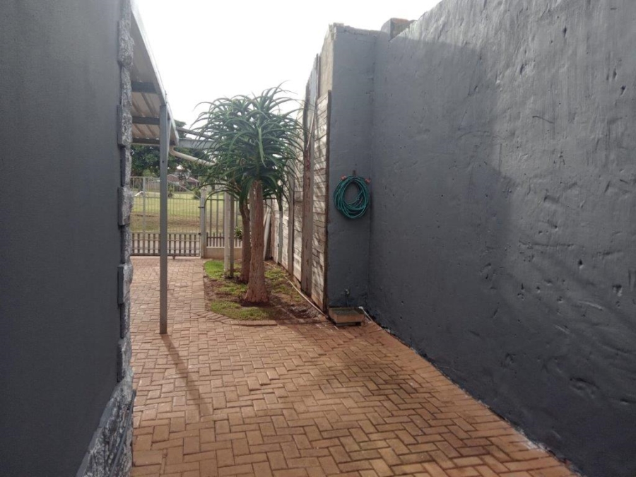 3 Bedroom Property for Sale in Wavecrest Eastern Cape